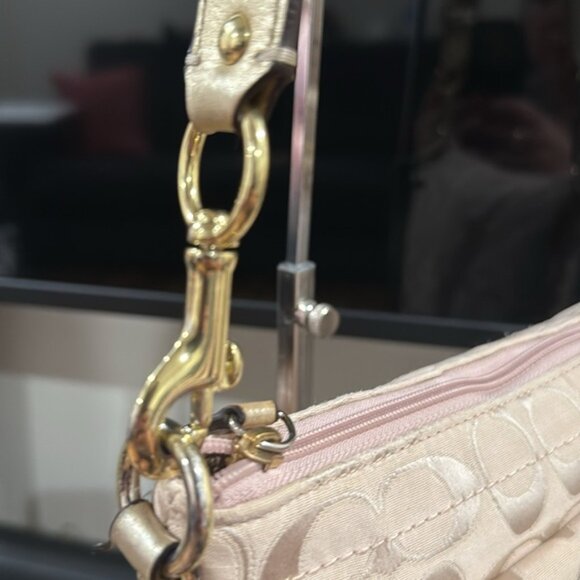 Coach Penelope Signature Jacquard Turnlock Pocket Swingpack Crossbody Bag (EUC) - Picture 9 of 16